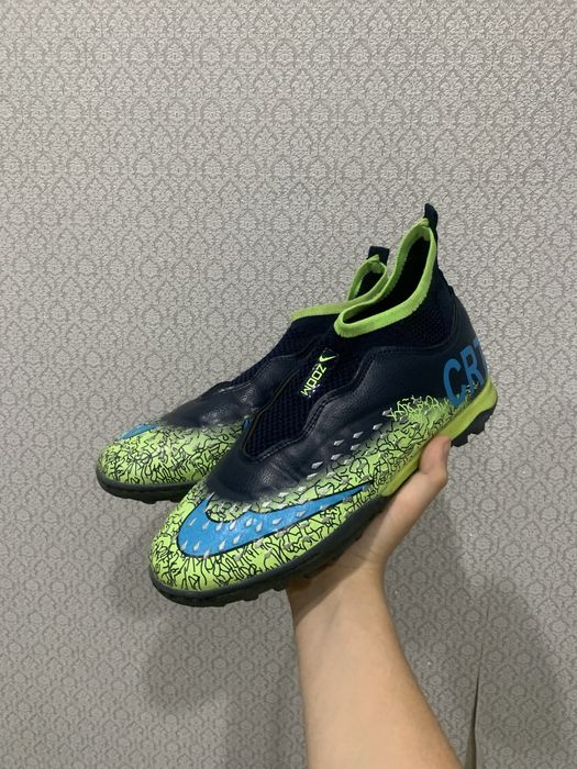 Сараконжки найк CR7