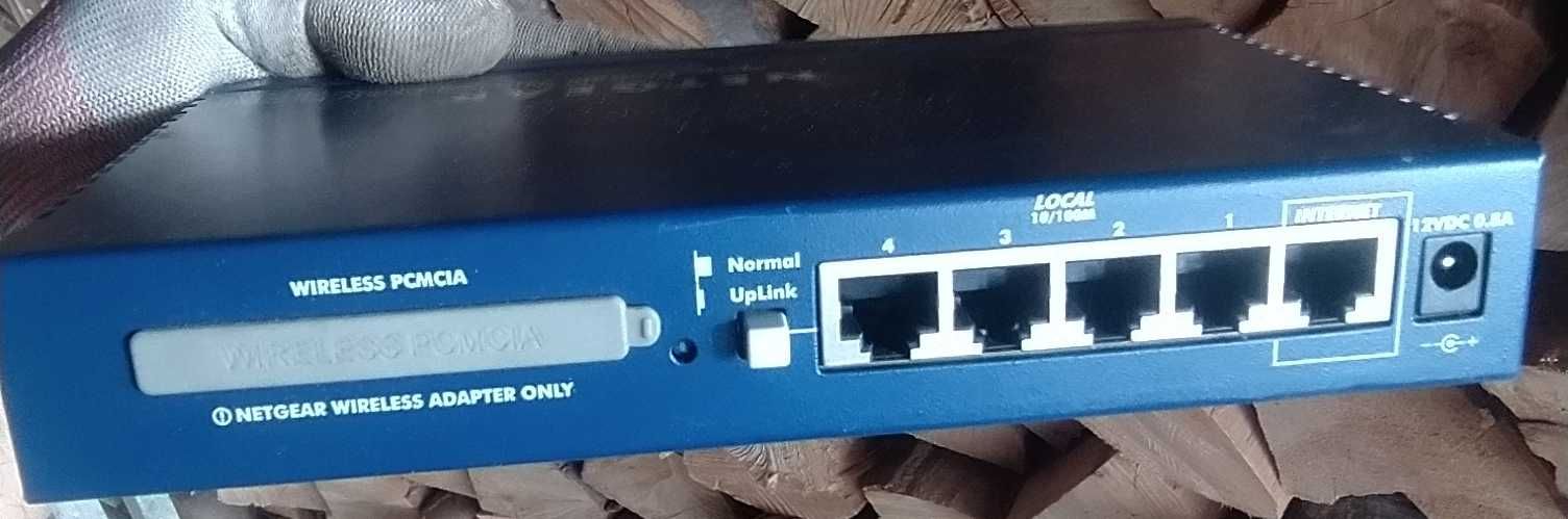 Netgear ProSafe VPN защитна стена 5-портов рутер модел FVS318
