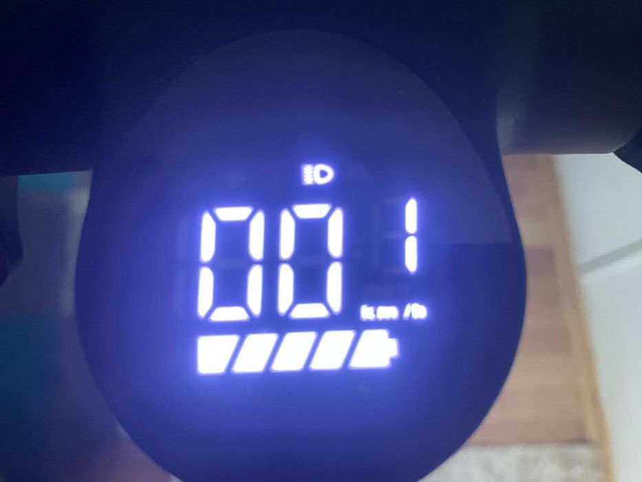 Vând trotineta electrica