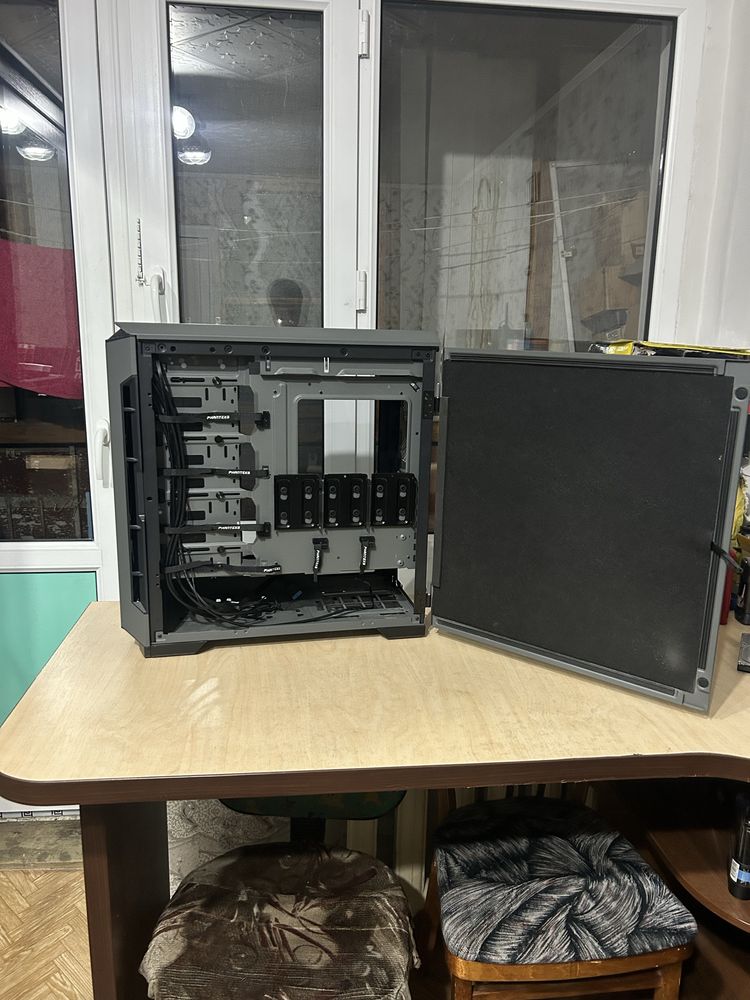 Phanteks P600S.   .