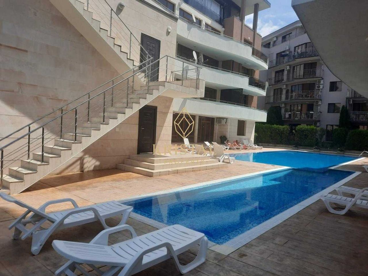 Продава се Тристаен апартамент в к.к. Слънчев бряг - 75 кв.м за 1067 €/кв.м - Снимка #10