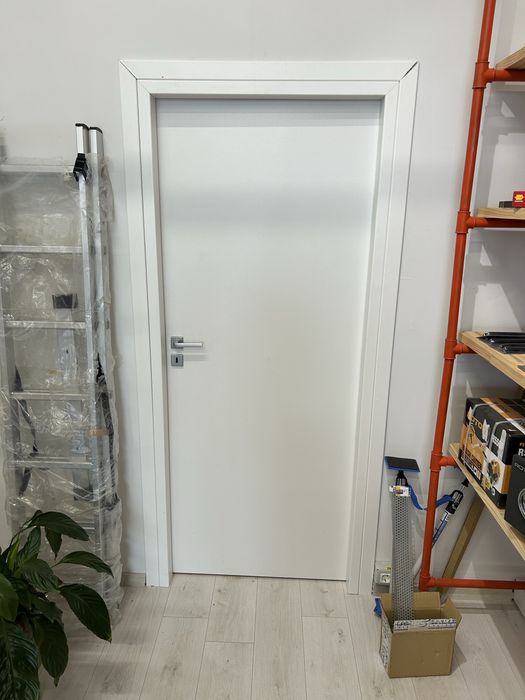 2x usi albe Porta doors + tocuri - 1x80cm st + 1x60cm dr