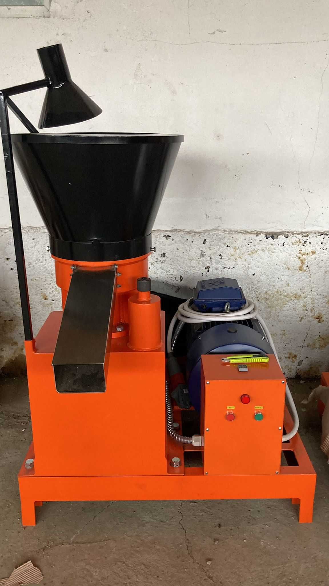 Masina de peleti GRAND 300 PRO Productivitate: max. 400kg/h NOU