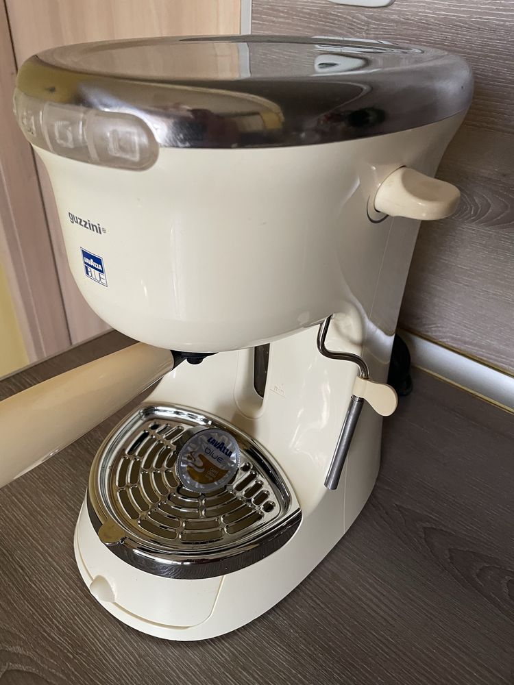 Кафемашина Lavazza Blue Guzzini с капсули