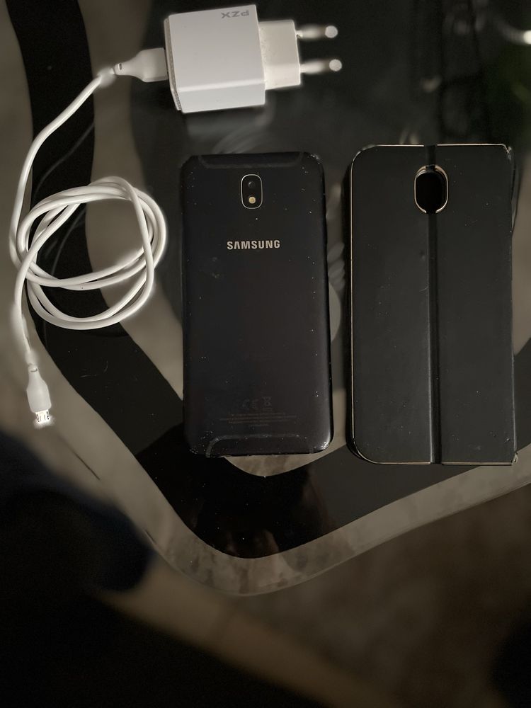 Телефон Samsung J7