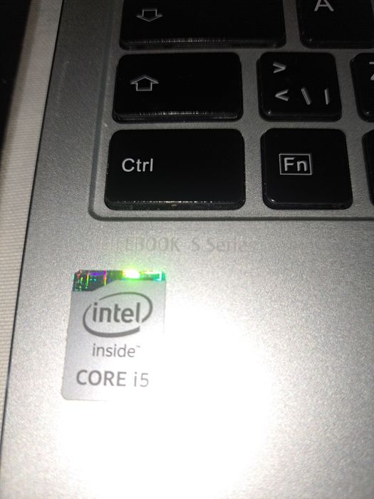 Продавам  лаптоп  Fujitsu .