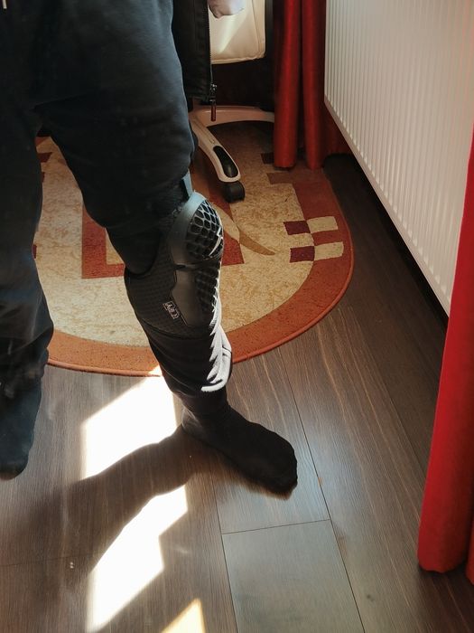 Genunchiere moto Alpinestars