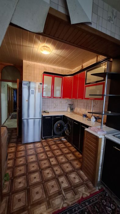 Тезда 6-Микраёнда  3хона 3этаж квартира  со