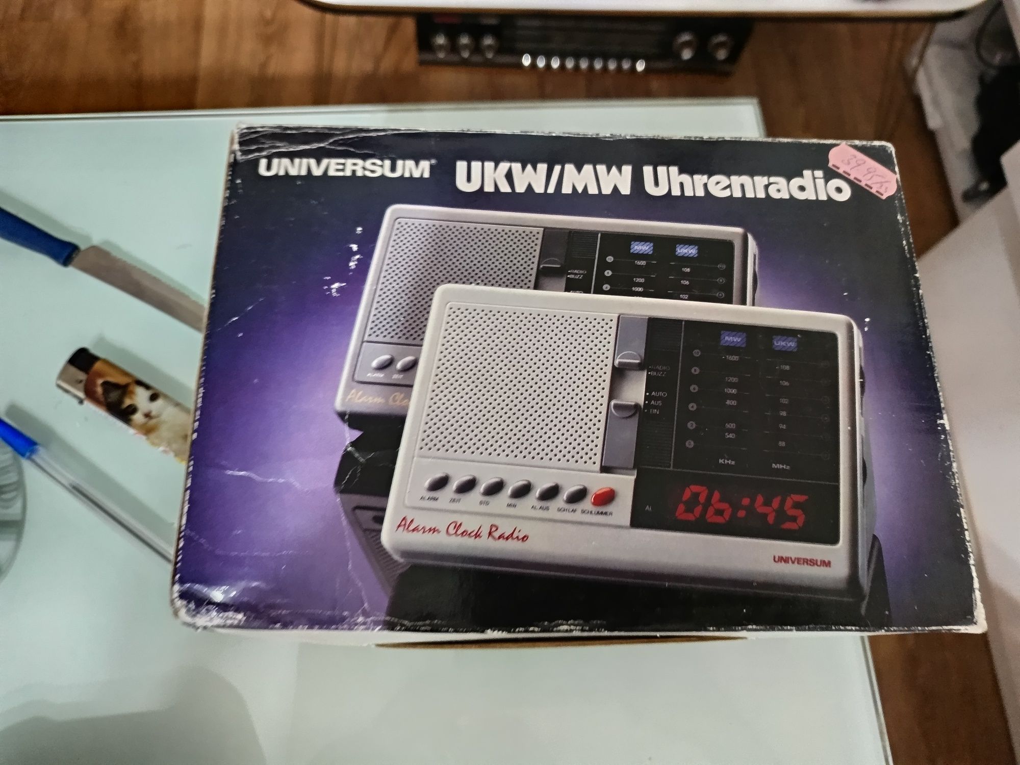 Ceas cu radio alarma universum nou colectie retro
