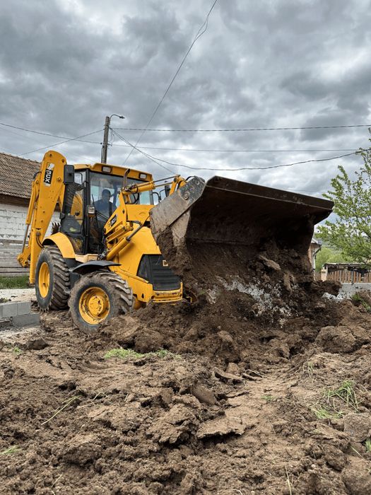 Buldo de inchiriat Buldoexcavator Utilaje