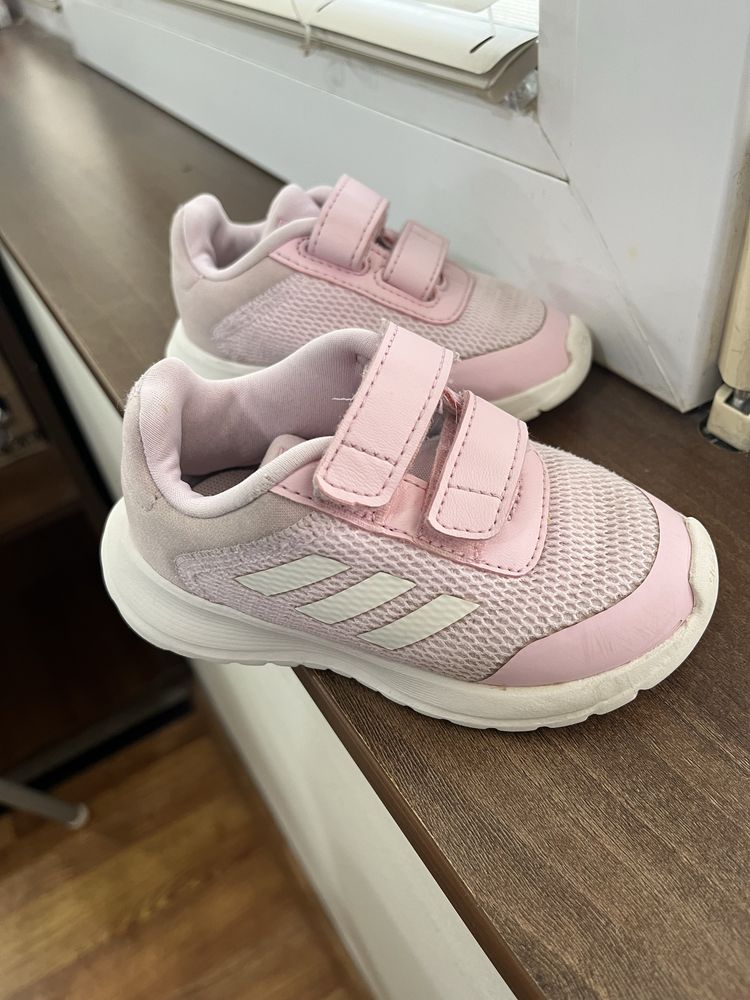 Маратонки adidas