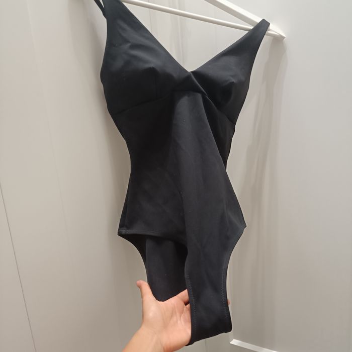 Компресиращ цял бански Oysho