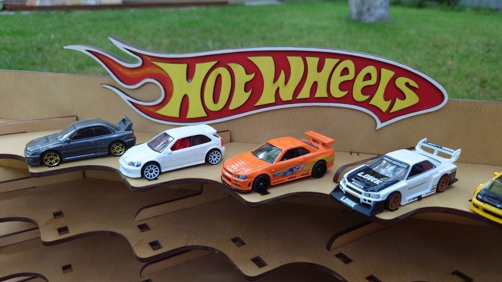 Гараж Hot Wheels на 56 машинок