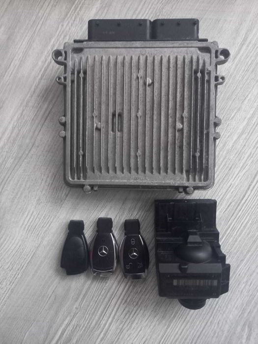 Contact W906 Mercedes cu 3 chei