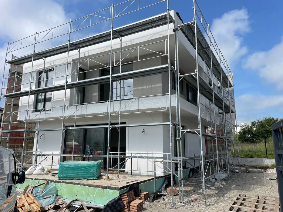 Фасадно скеле под наем