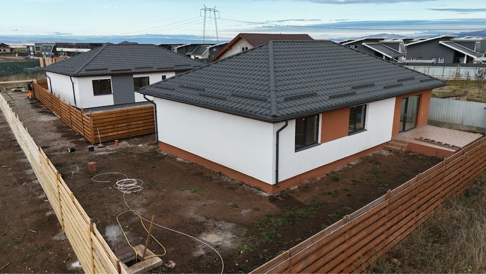 Casa parter INTABULATA cu utilitati,Izvor, teren 500 mp