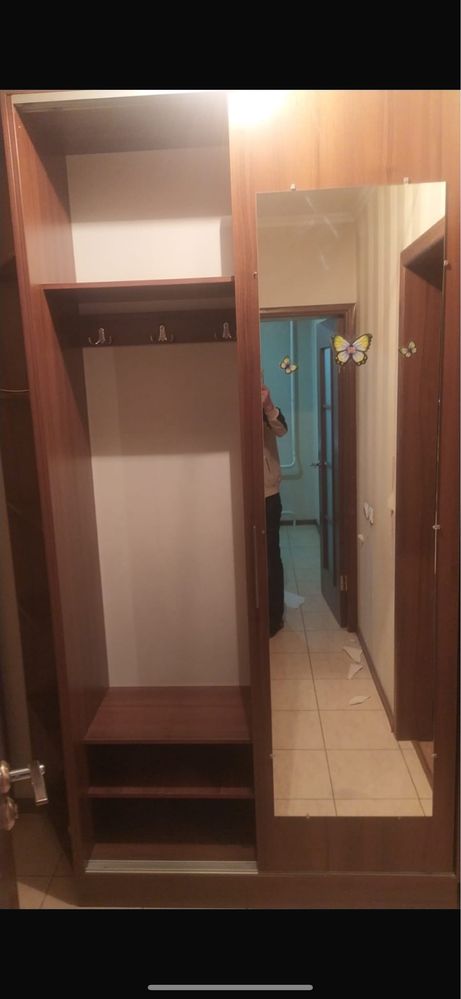 Продам фирменную прихожую