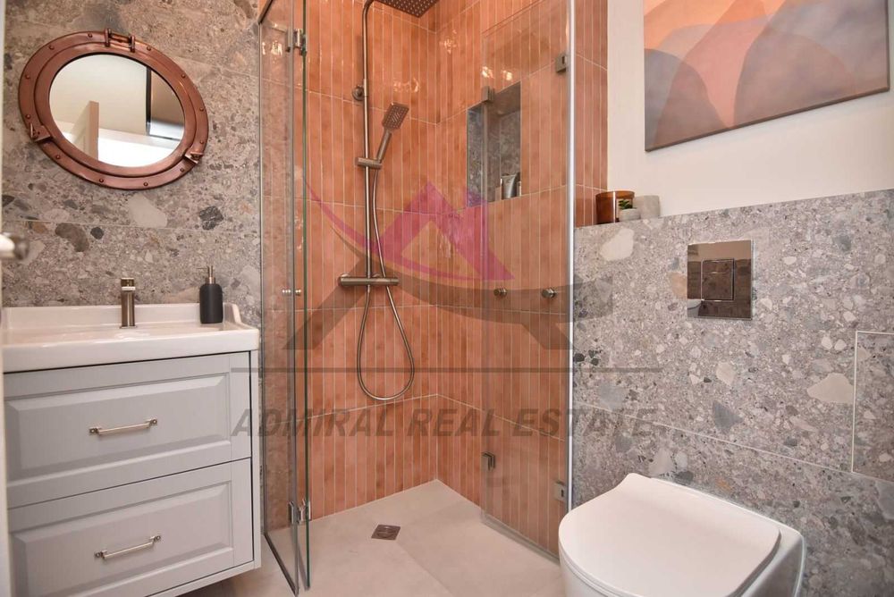 Дава се под наем Едностаен апартамент в к.к. Св.Св. Константин и Елена - 40 кв.м за 460 € - Снимка #2