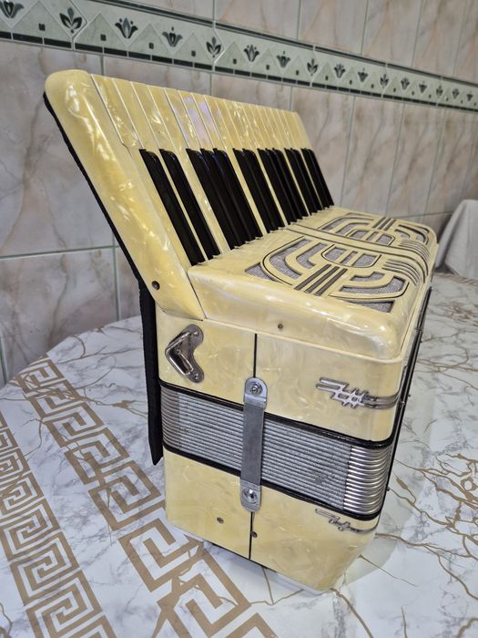 Acordeon Hohner Tango Bandon 8/80