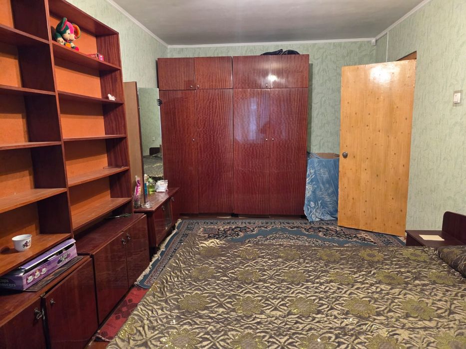 3-комн., 1 этаж, 4 мкр.