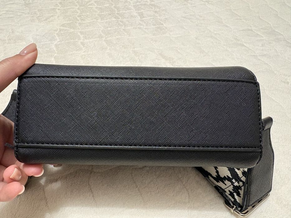 Черна дамска чанта Mohito