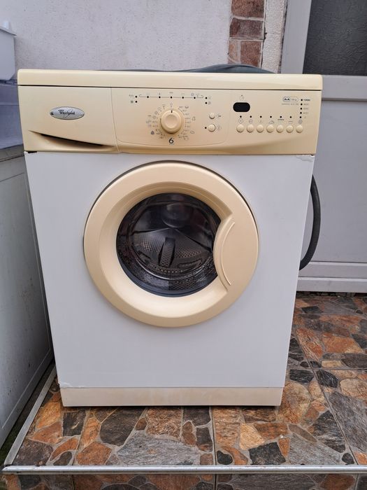 Vand masina de spalat whirlpool si frigider.beko si coltar extensibil.