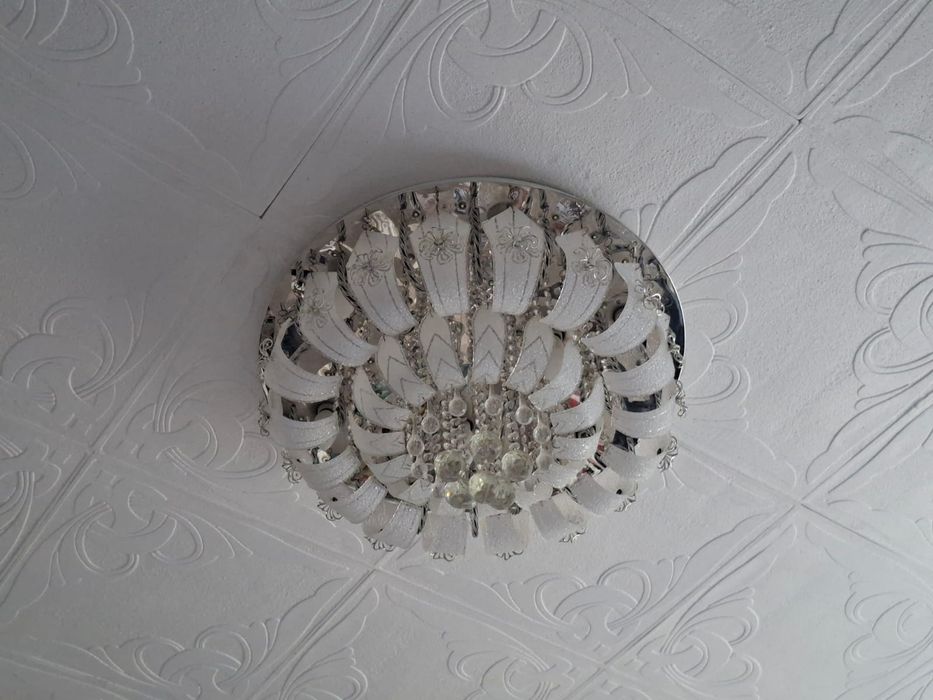 Продаю люстру. Цена 15000