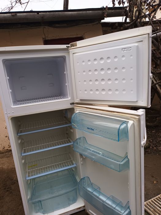 Frigider/ Combina frigorifică, marca Artic,  inaltime 1.70 cm