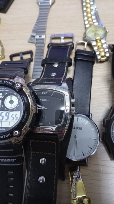 Vând ceasuri  bărbătești și dama