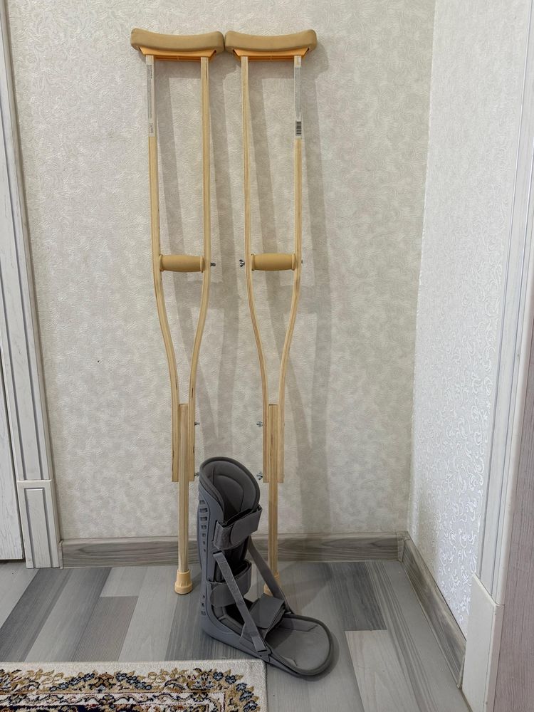 Костыль. Почти новый.