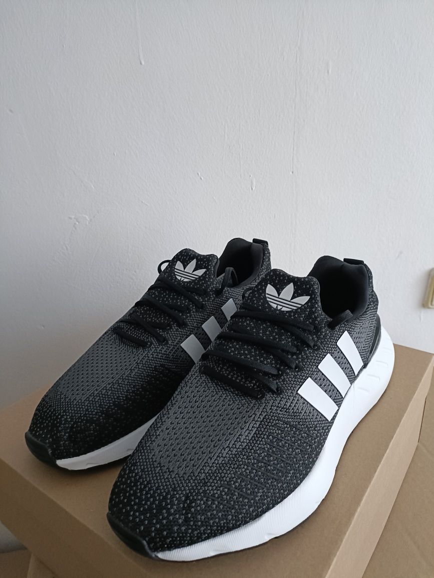 Adidas Swift Run 22 номер 42 2/3 код 4А