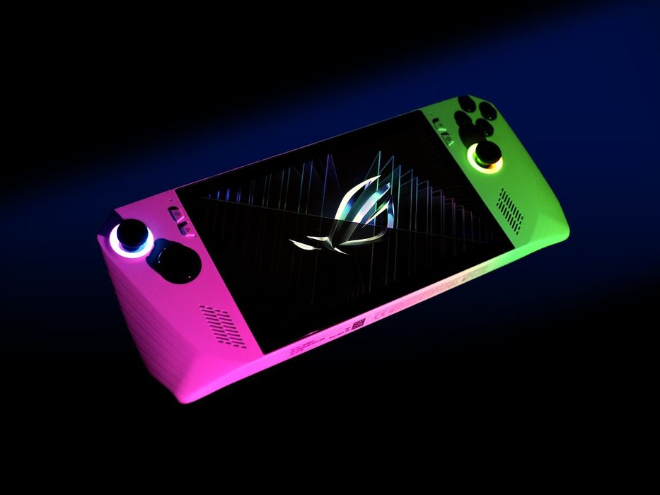 Asus ROG Ally Z1 Extreme 2TB (Corsair MP600 Mini) + Huse