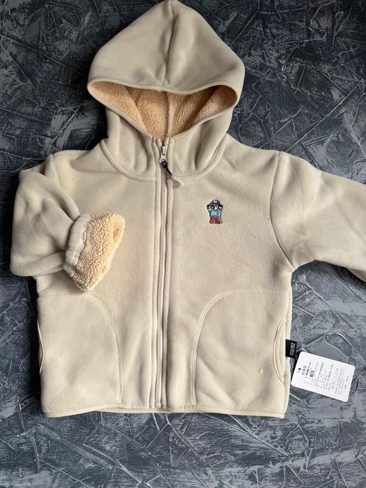 В продаже детская одежда