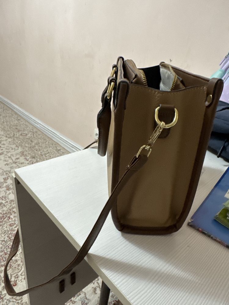 Продаю женскую сумку