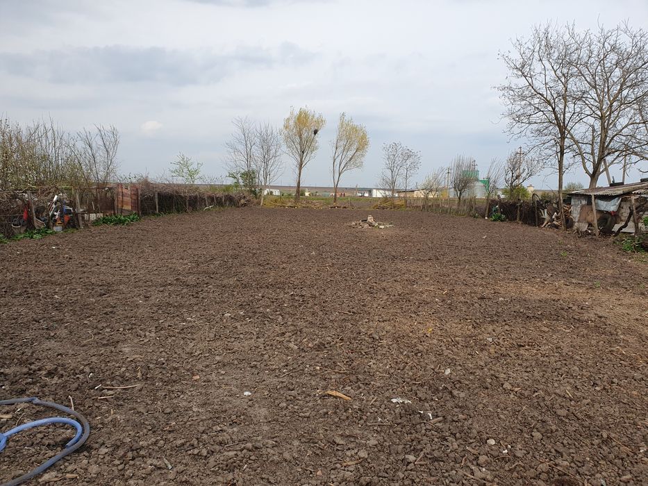 De vânzare teren intravilan 3200 mp