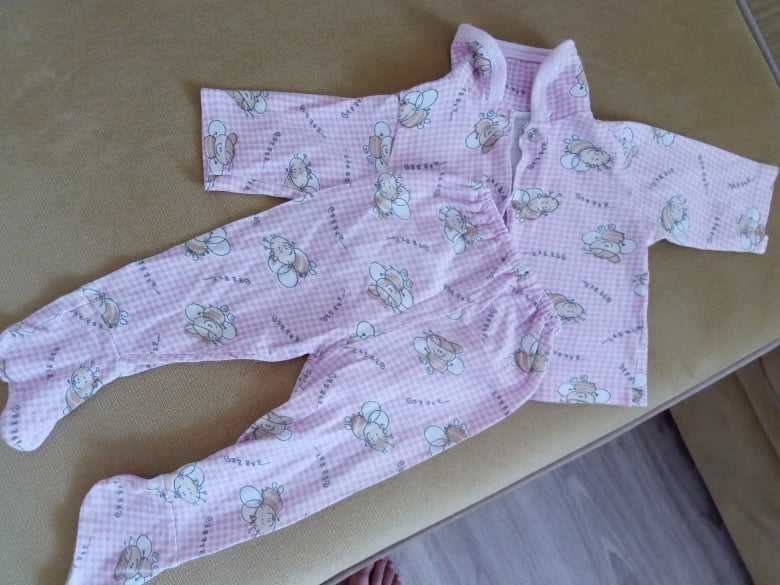 Продавам бебешка пижама размер 56-62