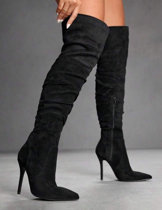 Високи ботуши с тънък ток