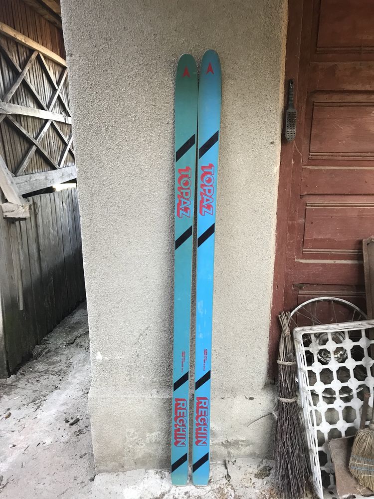 Skiuri colecție Topaz 1,80 m ,noi,nemontate legături