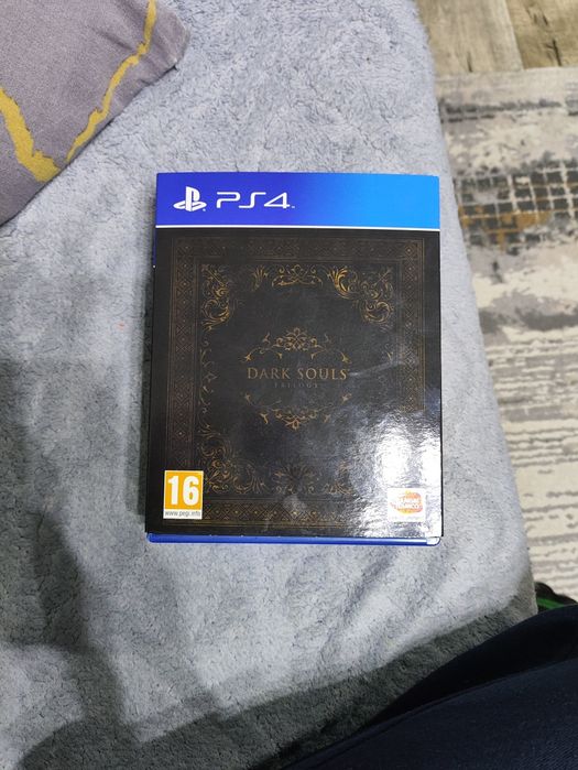 Продам dark souls trilogy ps4