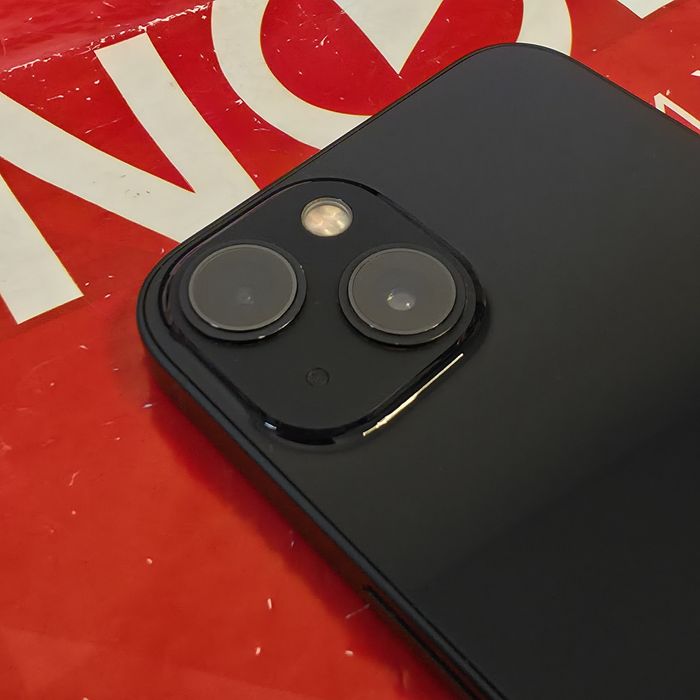 128GB iPhone 13 Технополис Гаранция 2024г. Black / Черен