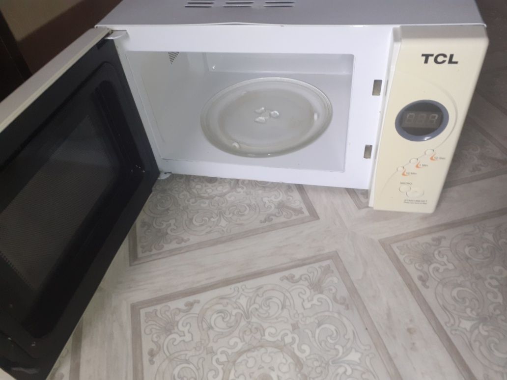 Продам микроволновую печь 15000 тг