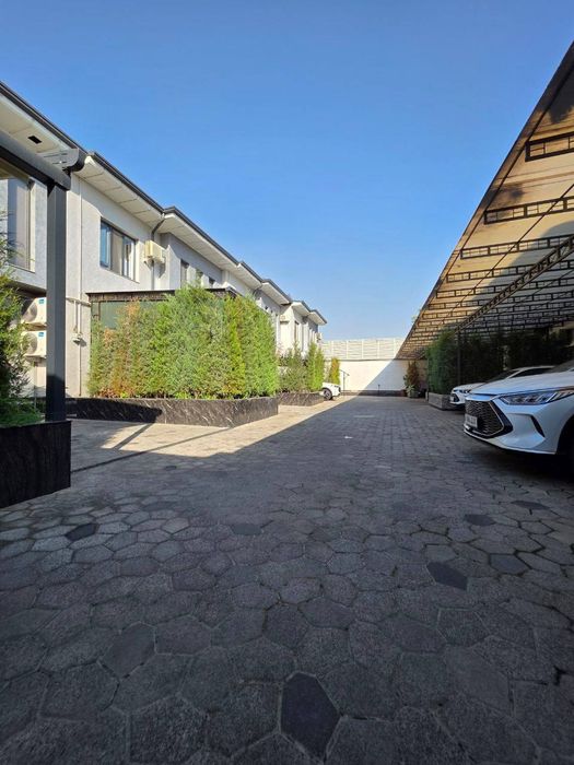 Продается евро Коттедж Карасу 6 1,2 соток 2 уровня 6 Комнат