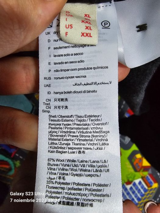 Palton Esprit de bărbați, are in compoziție 67% lână