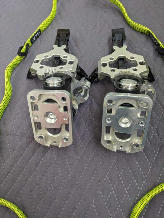 Legaturi in puncte schi tura Look Plum 12