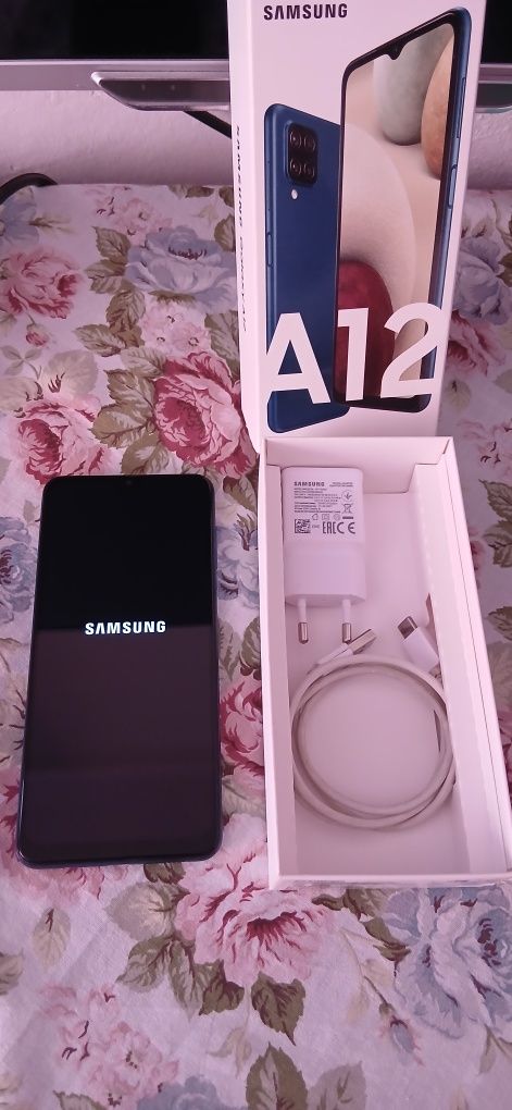 Телефон Samsung A12