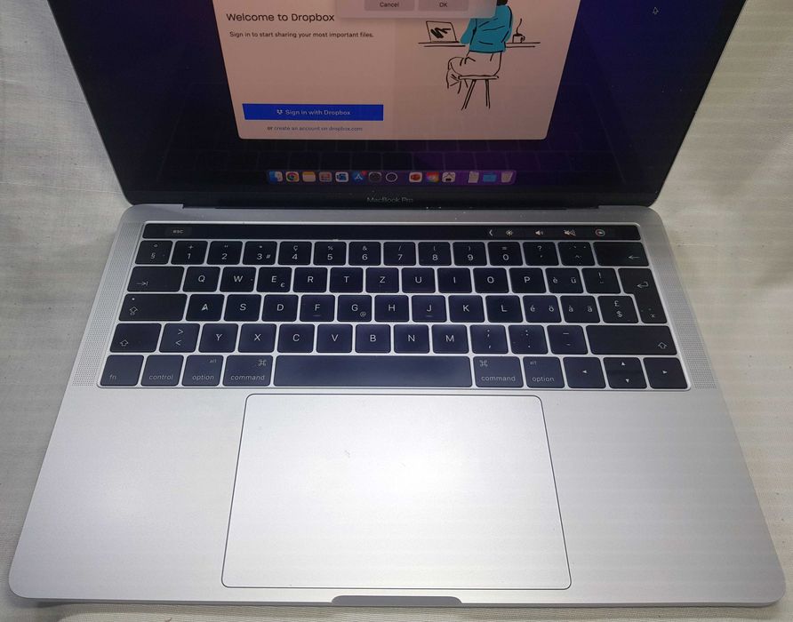 APPLE MacBook PRO 13" cu touchbar, 1TB, i5 2.9GHz, 8GB RAM