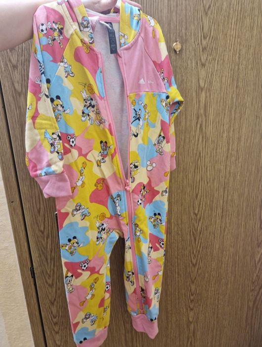 Salopeta ADIDAS Disney pt copil , impecabila