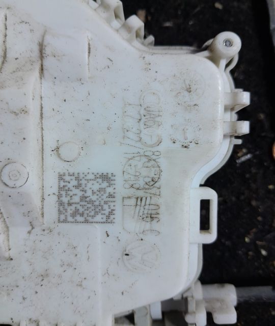 Broasca usa dreapta fata 8x1837016c Audi A4 B9  [din 2015 pana  2020] seria