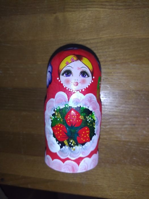 Матрьошка с ягоди