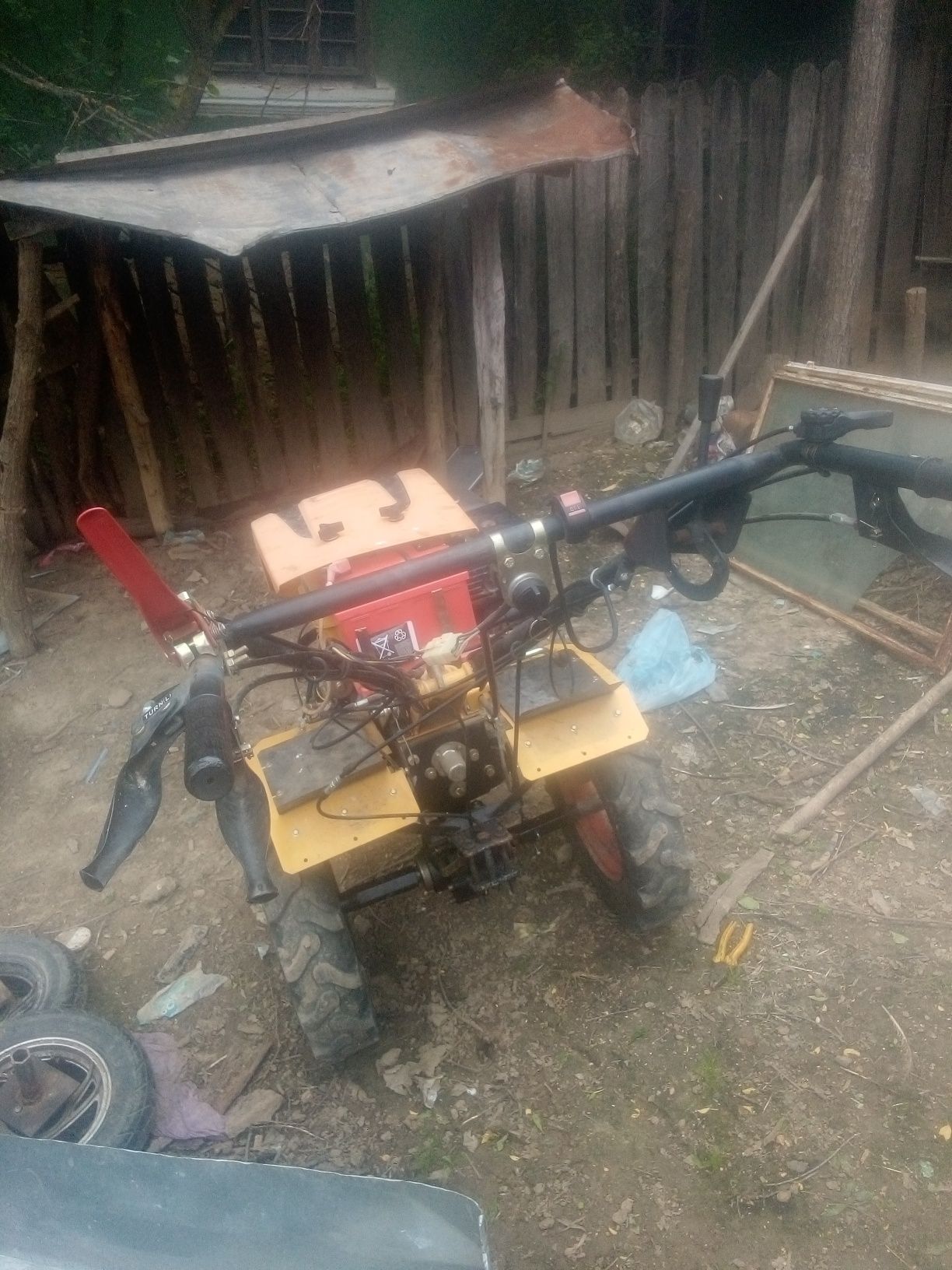 Vând motocultor progarden 18 cai fac și schimb mai mic